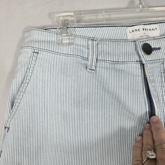 Lane Bryant Size 14 Wide Leg Crop Pinstripe Jean Culotte Capri High Rise 18" L - Picture 9 of 15